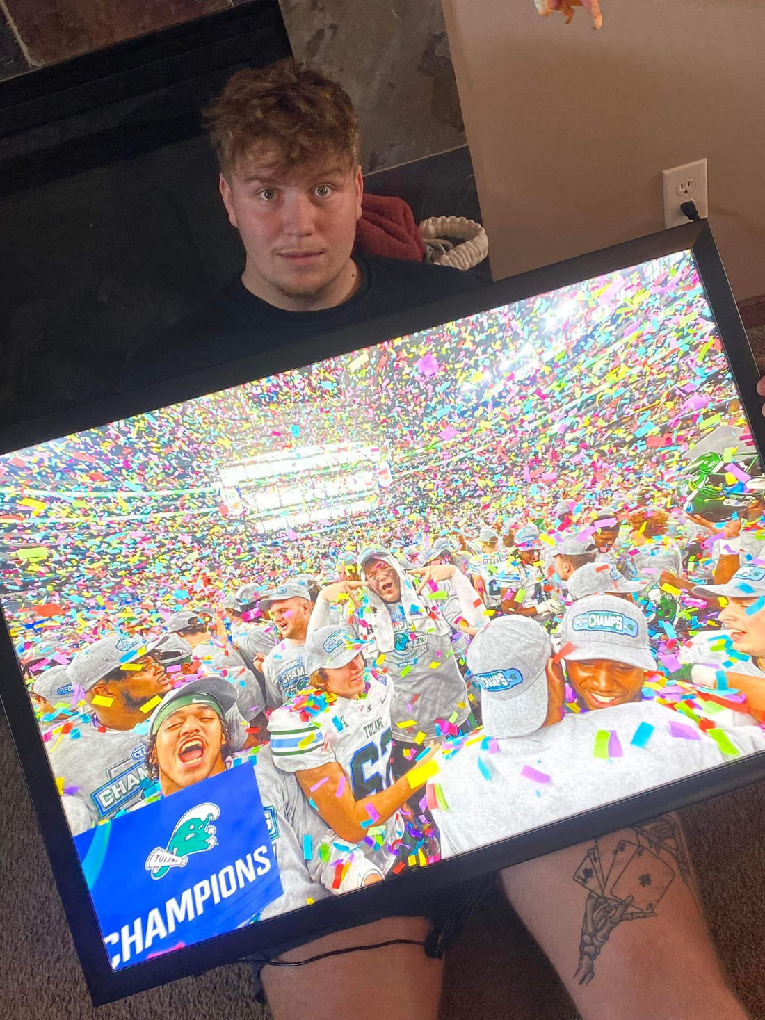 1 Qty Glowbox "World Famous" LED Poster Frame - Select Poster Size: